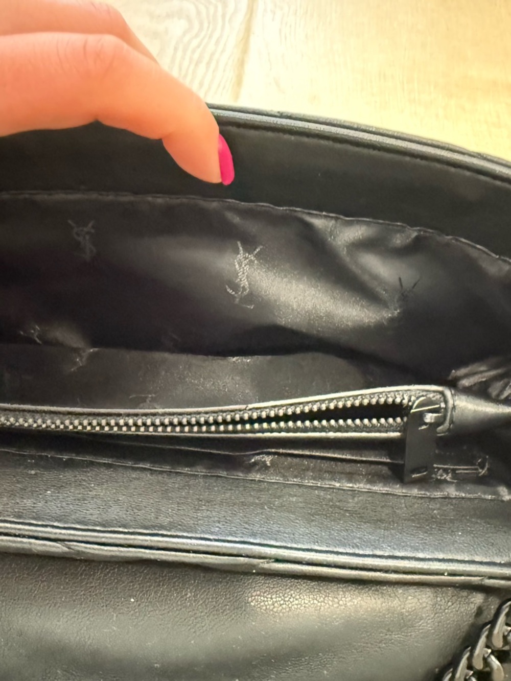 Saint Laurent Black Chevron Quilted Shoulder Bag with Matte YSL - Picture 5 of 6